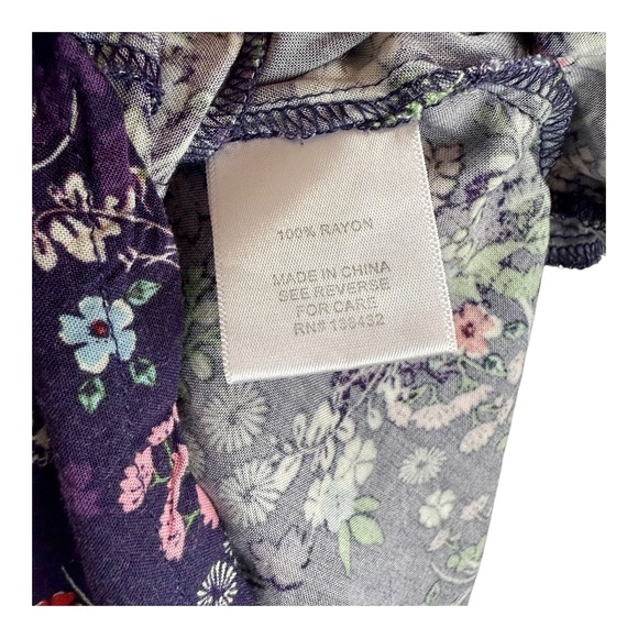 ModCloth Floral‎ Print Romper XS Purple Button Down Pockets V Neck 3/4 Sleeve - Picture 6 of 8